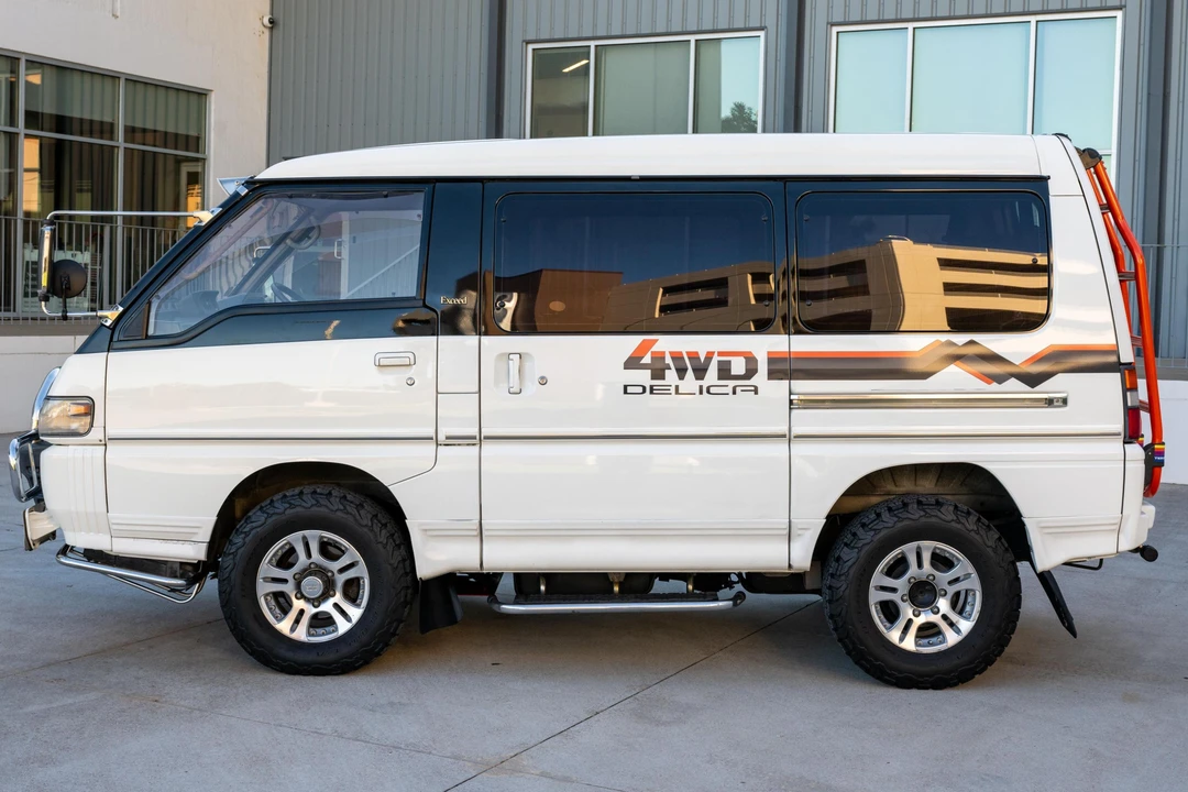 1993 Mitsubishi Delica 2nd Gen - Image 3 of 31