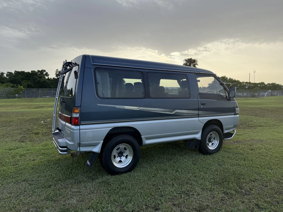 1993 Mitsubishi Delica 2nd Gen - Image 23 of 31