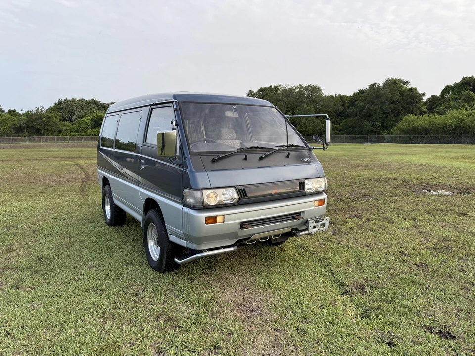 1993 Mitsubishi Delica 2nd Gen - Image 13 of 31