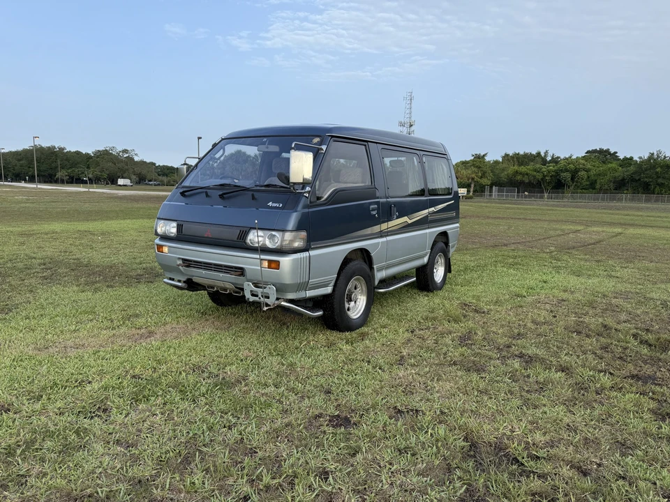 1993 Mitsubishi Delica 2nd Gen - Image 4 of 31
