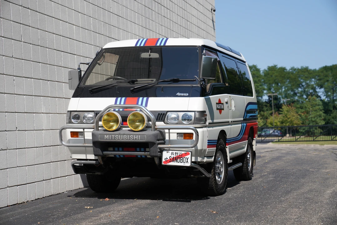 1993 Mitsubishi Delica 2nd Gen - Image 4 of 31