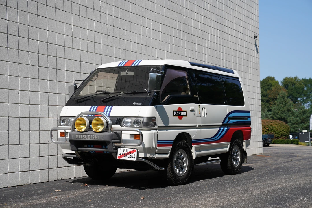 1993 Mitsubishi Delica 2nd Gen - Image 9 of 31