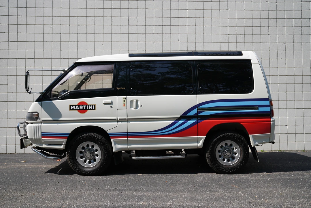 1993 Mitsubishi Delica 2nd Gen - Image 12 of 31