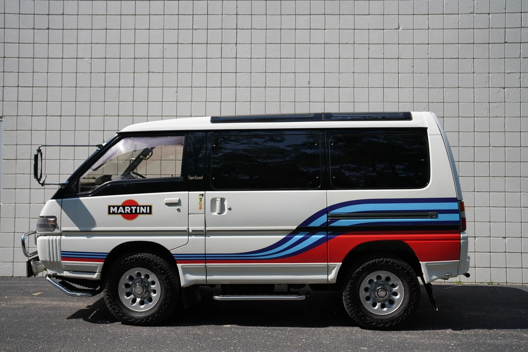 1993 Mitsubishi Delica 2nd Gen - Image 13 of 31