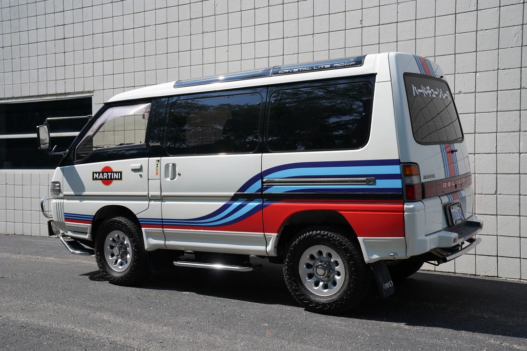 1993 Mitsubishi Delica 2nd Gen - Image 14 of 31