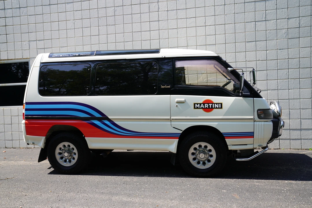 1993 Mitsubishi Delica 2nd Gen - Image 27 of 31