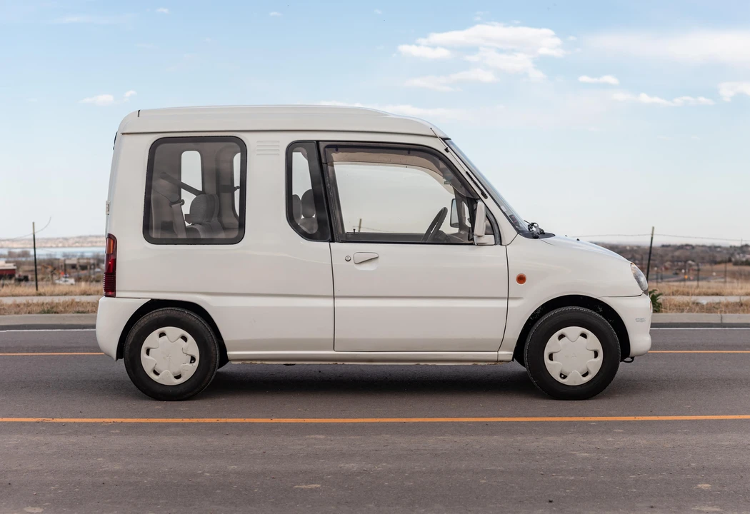 1993 Mitsubishi Toppo 1st Gen - Image 11 of 31