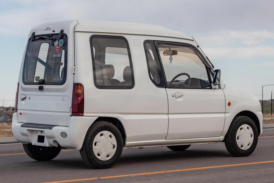 1993 Mitsubishi Toppo 1st Gen - Image 4 of 31