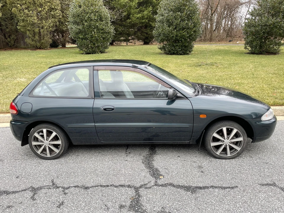 1993 Mitsubishi Mirage 4th Gen - Image 2 of 31