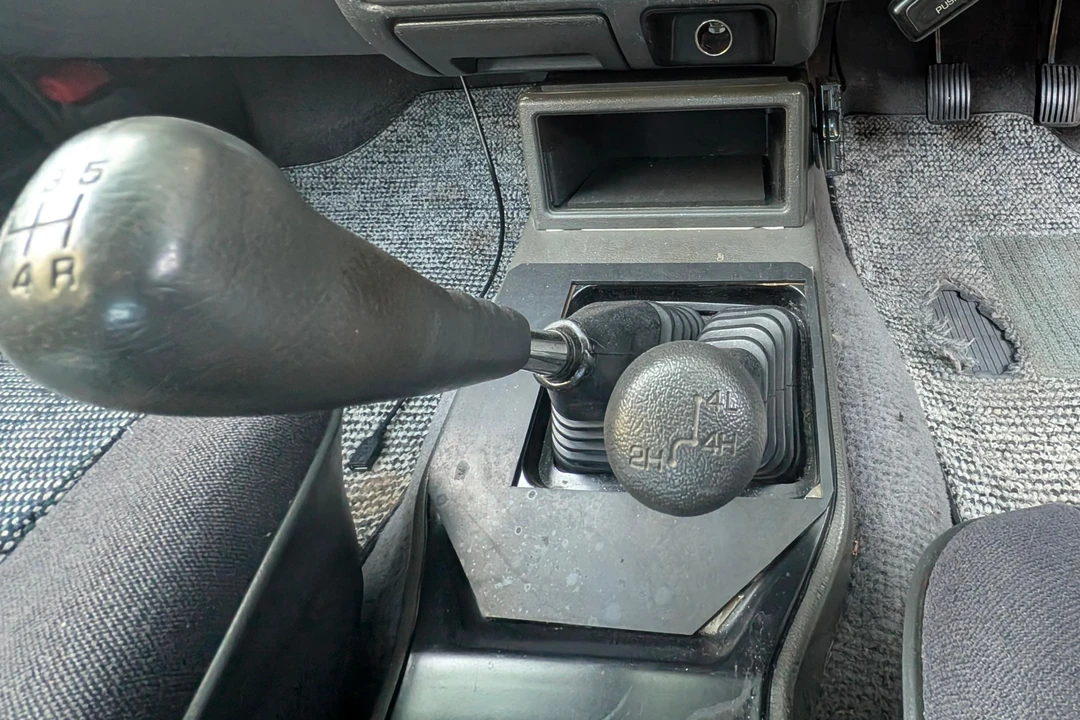 1993 Mitsubishi Triton 2nd Gen - Image 30 of 31