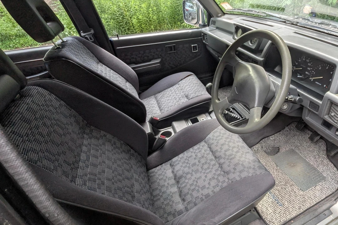 1993 Mitsubishi Triton 2nd Gen - Image 28 of 31