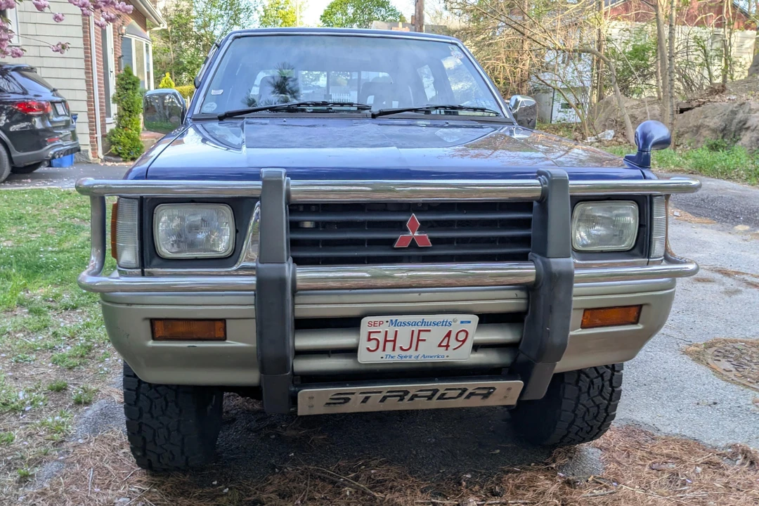 1993 Mitsubishi Triton 2nd Gen - Image 2 of 31