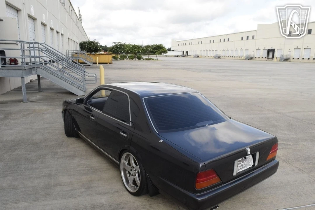 1993 Nissan Cedric 9th Gen - Image 8 of 12