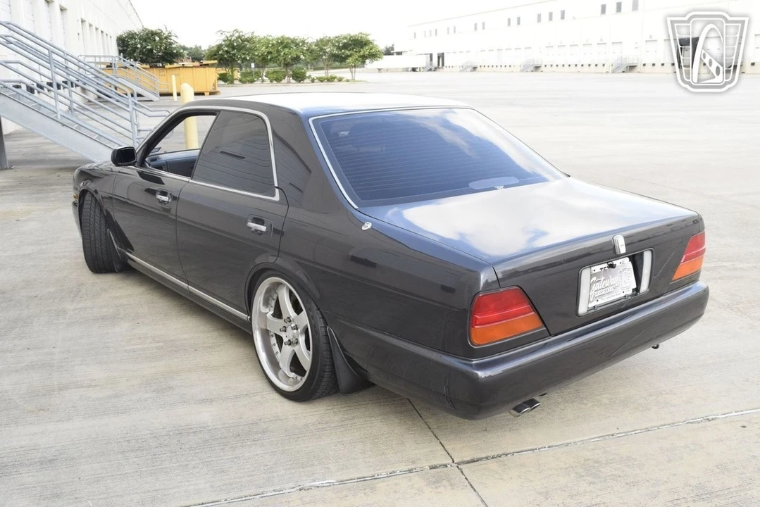 1993 Nissan Cedric 9th Gen - Image 9 of 12