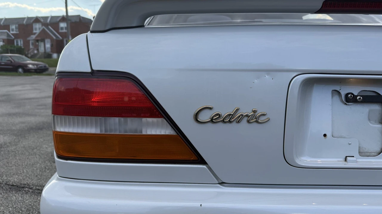 1993 Nissan Cedric 8th Gen - Image 19 of 31