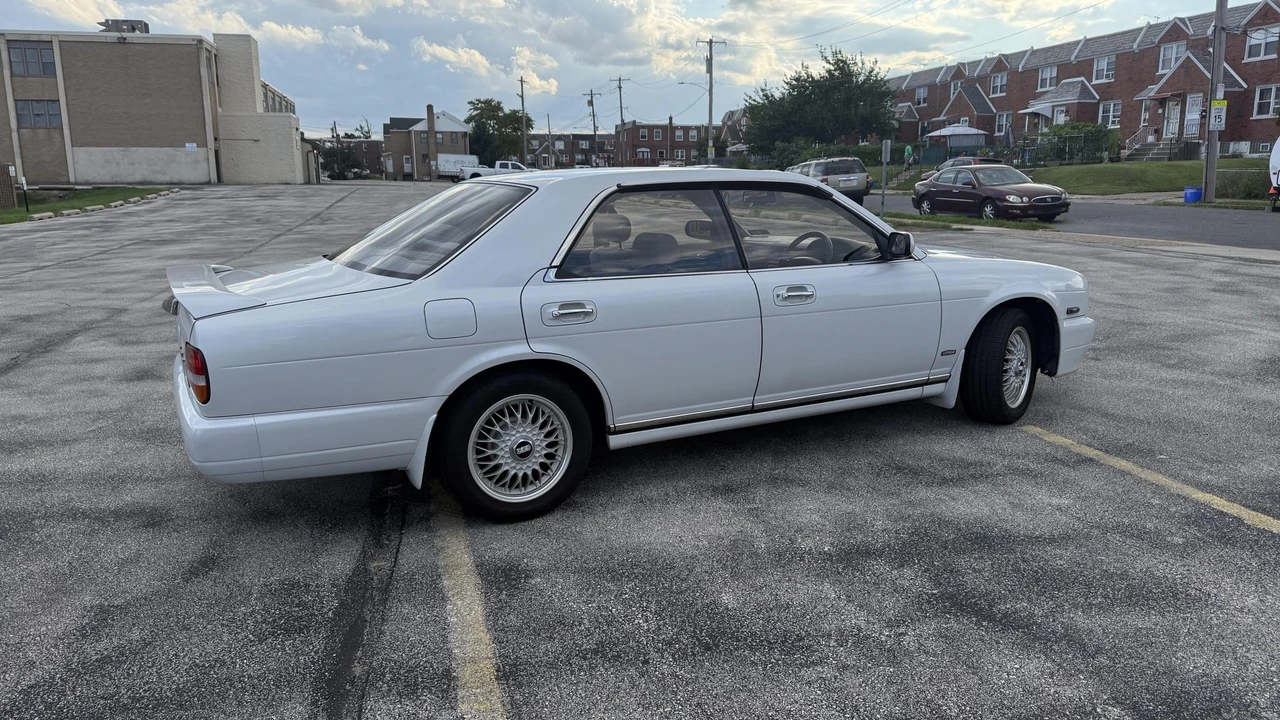 1993 Nissan Cedric 8th Gen - Image 6 of 31