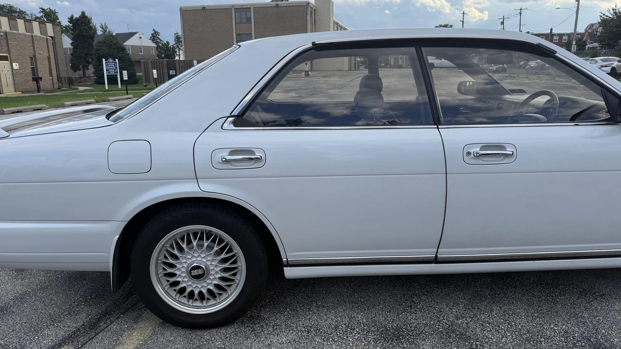 1993 Nissan Cedric 8th Gen - Image 26 of 31