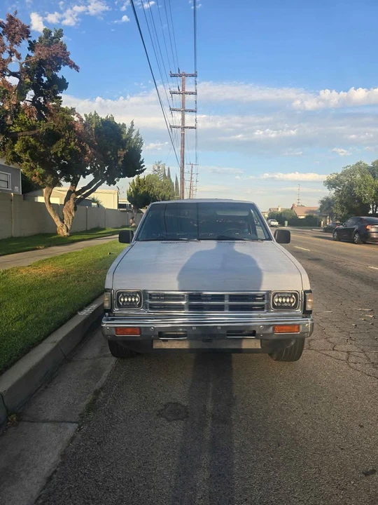 1993 Nissan Frontier - Image 2 of 4