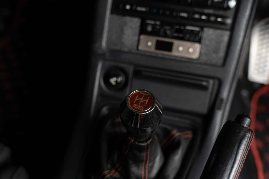 1993 Nissan R32 Skyline GT-R 8th Gen - Image 19 of 31
