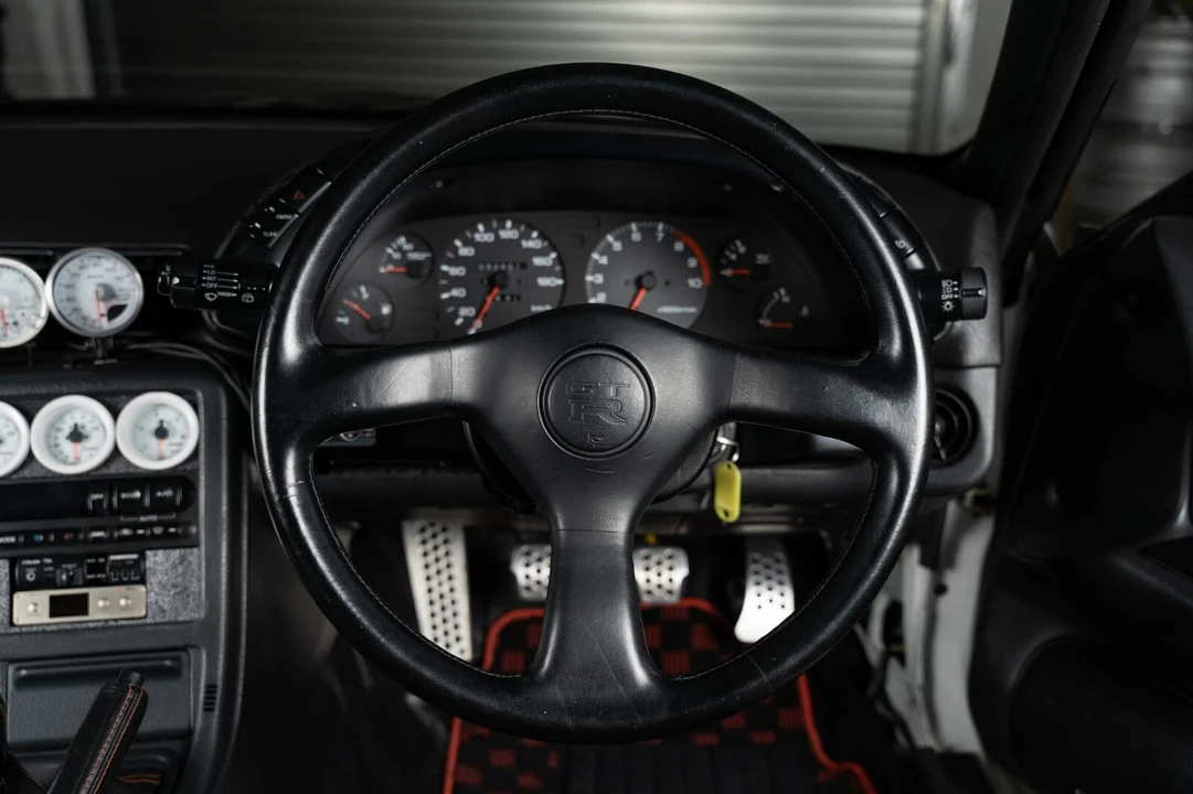 1993 Nissan R32 Skyline GT-R 8th Gen - Image 17 of 31