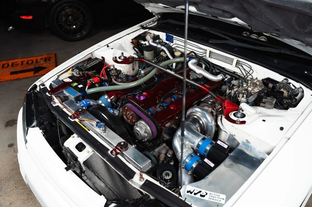 1993 Nissan R32 Skyline GT-R 8th Gen - Image 13 of 31