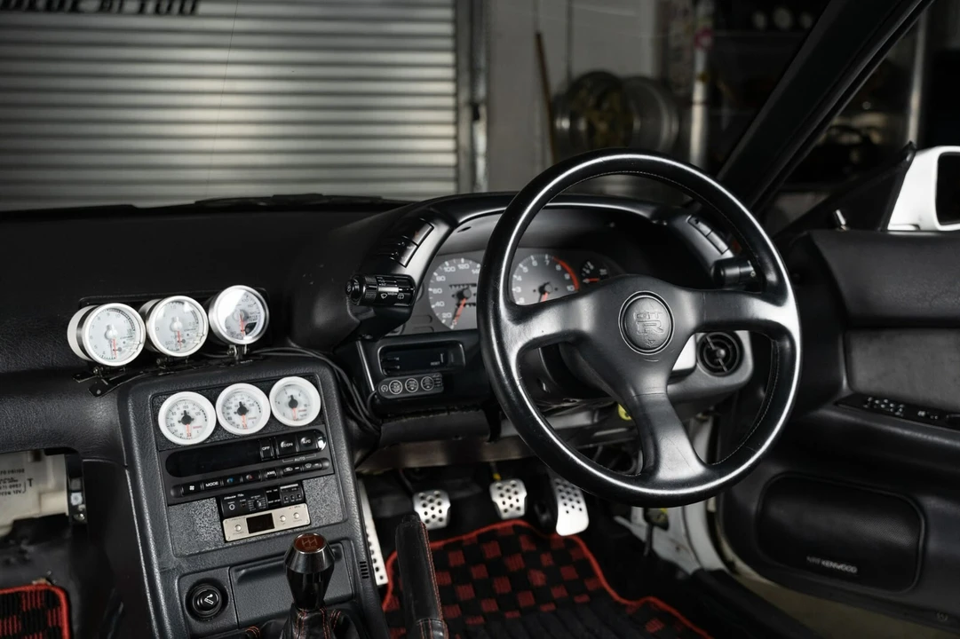 1993 Nissan R32 Skyline GT-R 8th Gen - Image 21 of 31