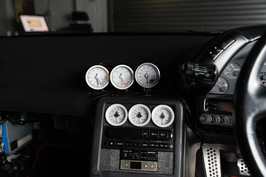 1993 Nissan R32 Skyline GT-R 8th Gen - Image 18 of 31
