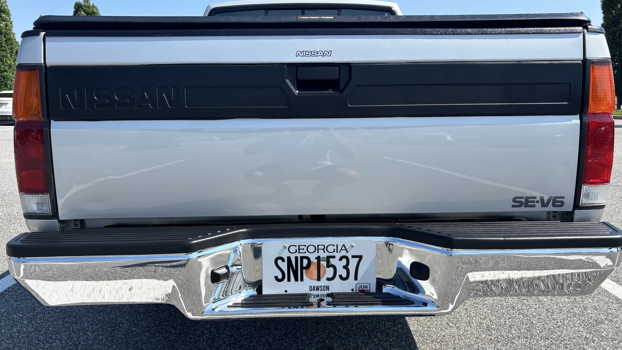 1993 Nissan Frontier - Image 20 of 31