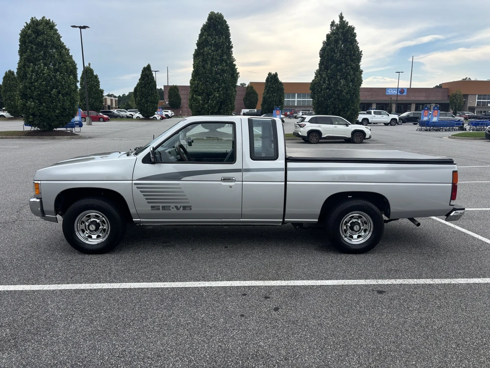 1993 Nissan Frontier - Image 6 of 31