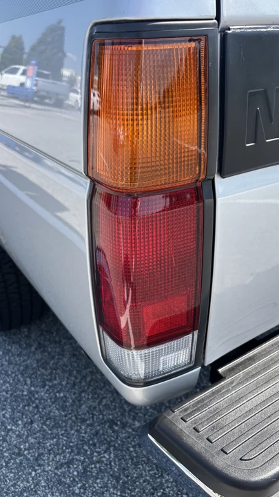 1993 Nissan Frontier - Image 18 of 31