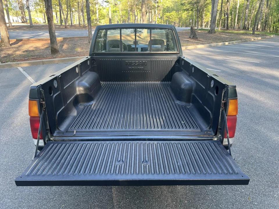 1993 Nissan Frontier - Image 16 of 31