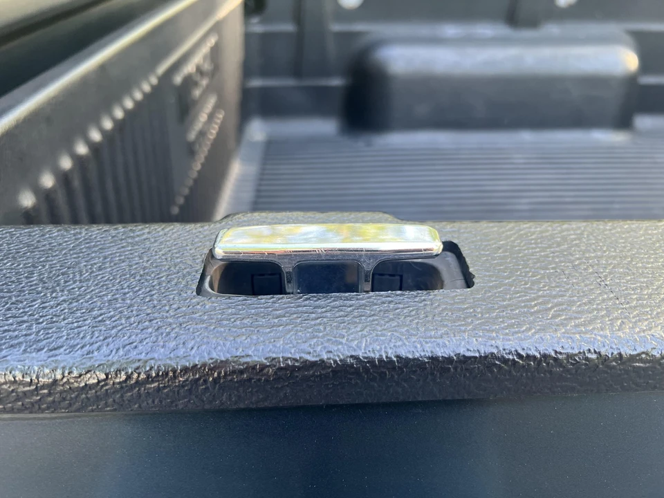 1993 Nissan Frontier - Image 13 of 31