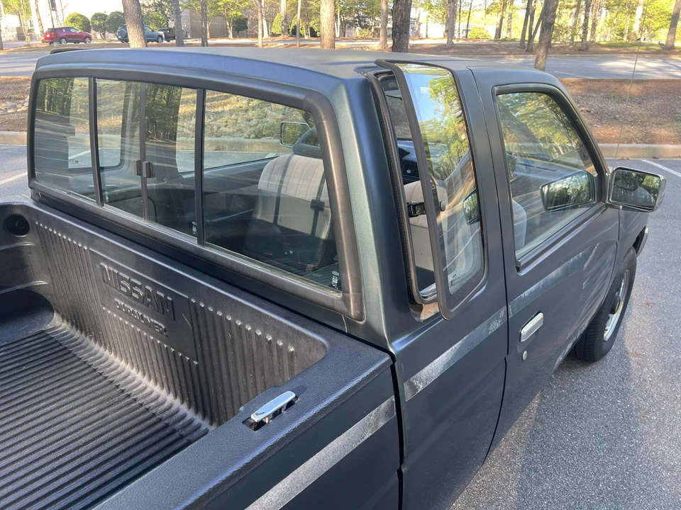 1993 Nissan Frontier - Image 20 of 31