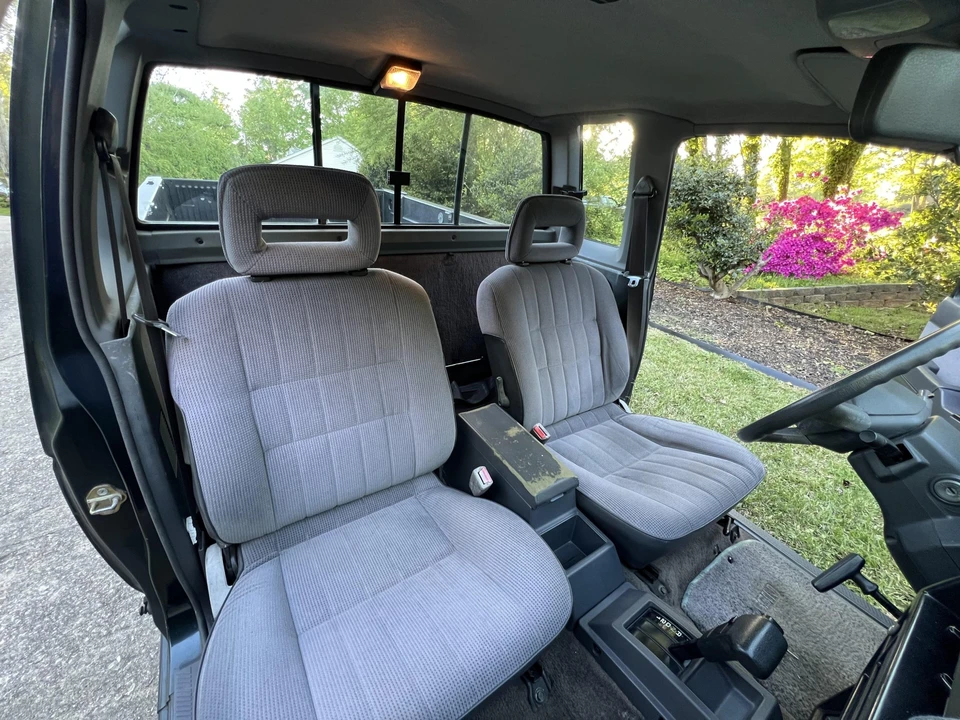 1993 Nissan Frontier - Image 29 of 31