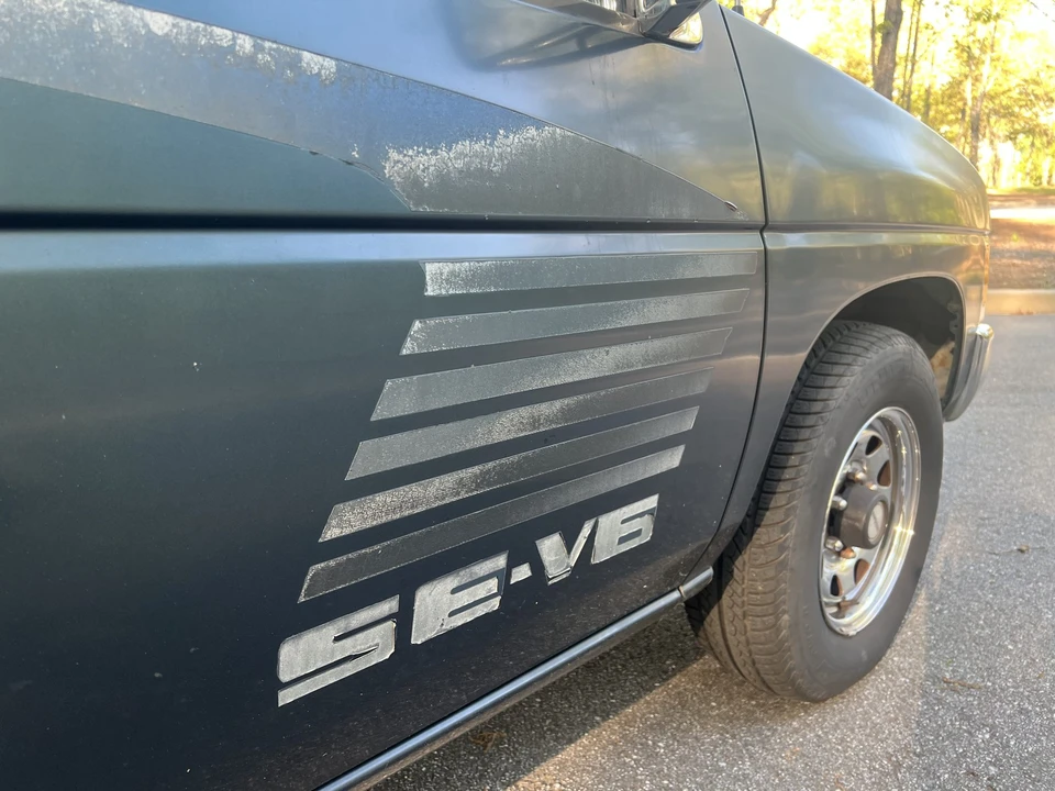 1993 Nissan Frontier - Image 21 of 31