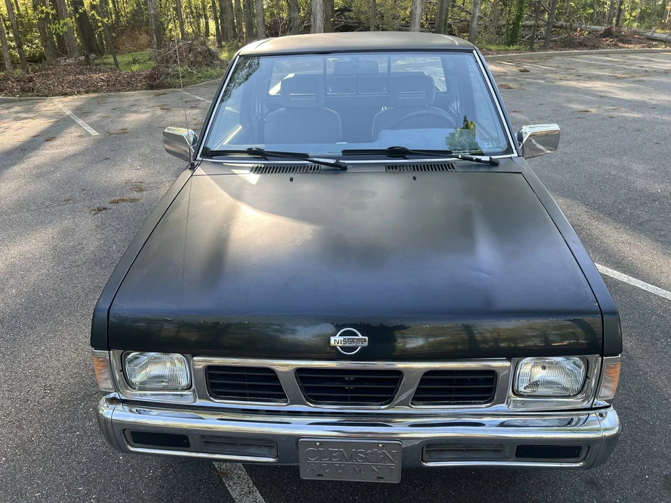 1993 Nissan Frontier - Image 10 of 31