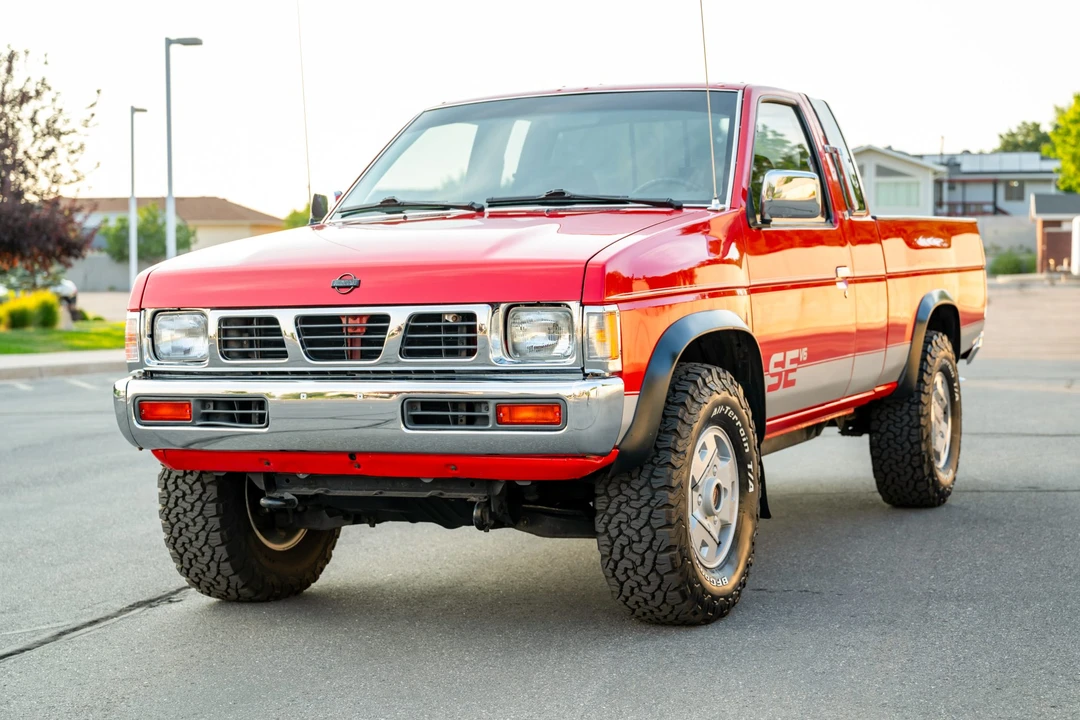 1993 Nissan Frontier - Image 2 of 31