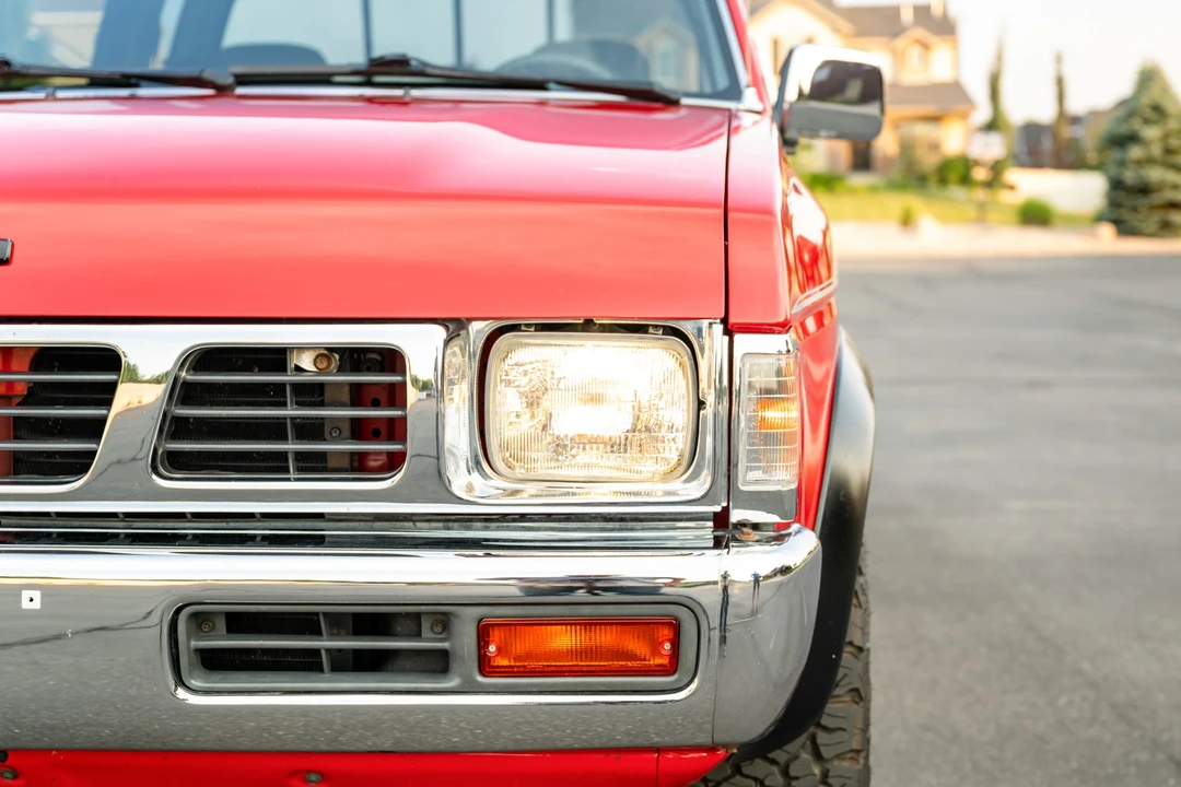 1993 Nissan Frontier - Image 11 of 31