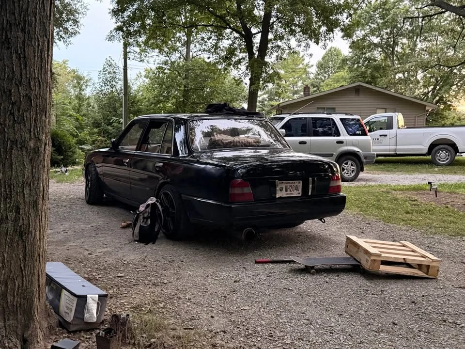 1993 Nissan Cedric 8th Gen - Image 2 of 5