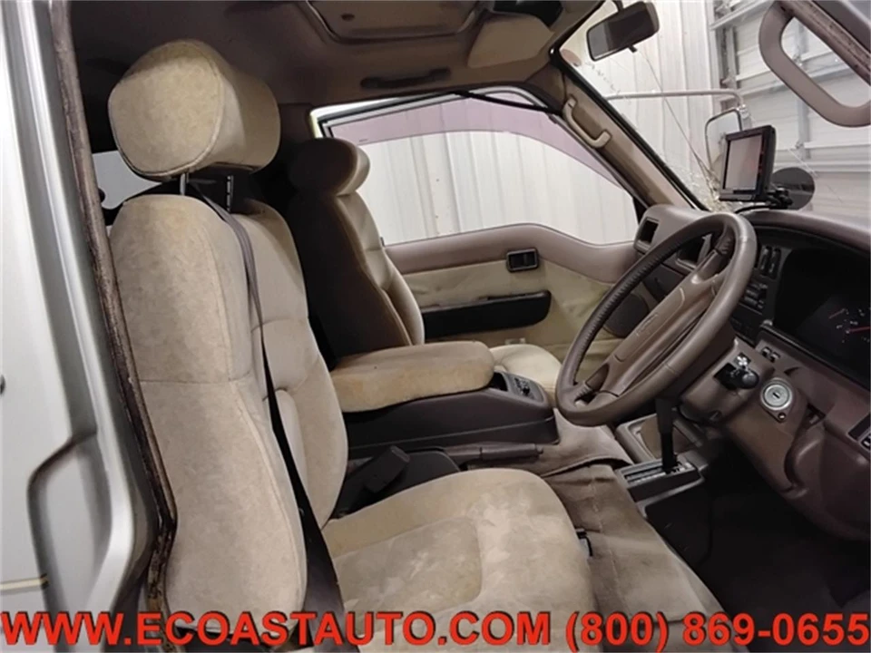 1993 Nissan Caravan 3rd Gen - Image 11 of 17