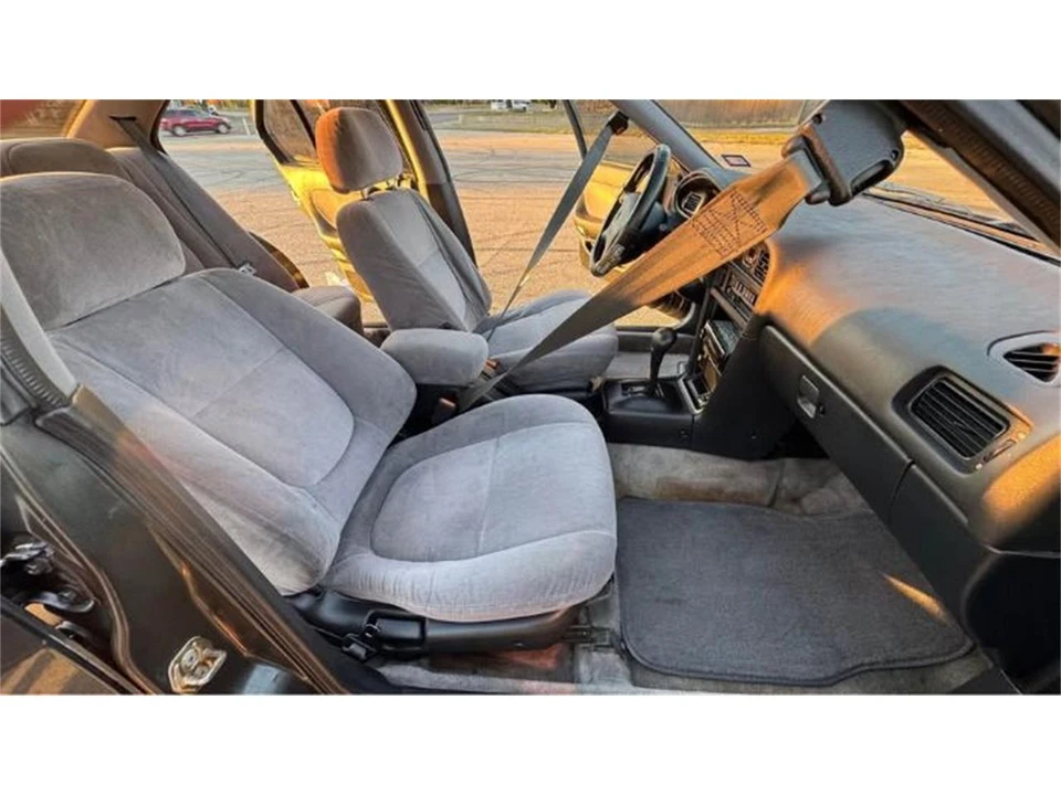 1993 Nissan Maxima 3rd Gen - Image 5 of 16