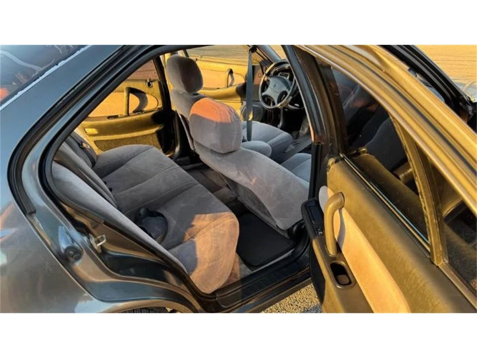 1993 Nissan Maxima 3rd Gen - Image 7 of 16