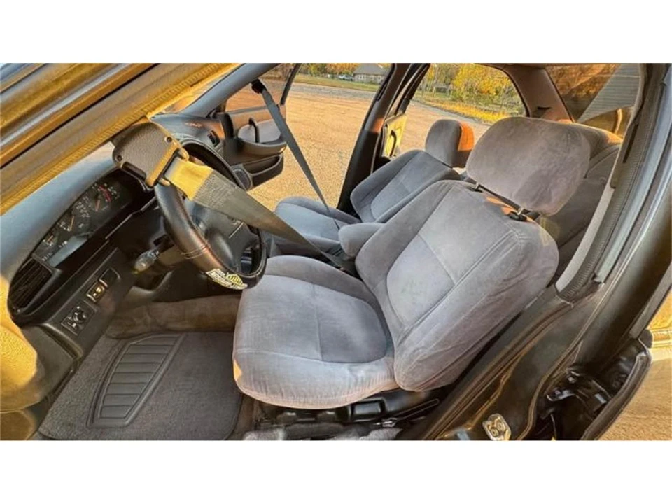 1993 Nissan Maxima 3rd Gen - Image 11 of 16