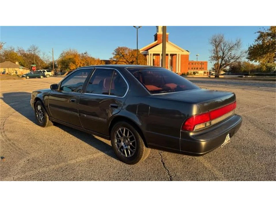 1993 Nissan Maxima 3rd Gen - Image 13 of 16