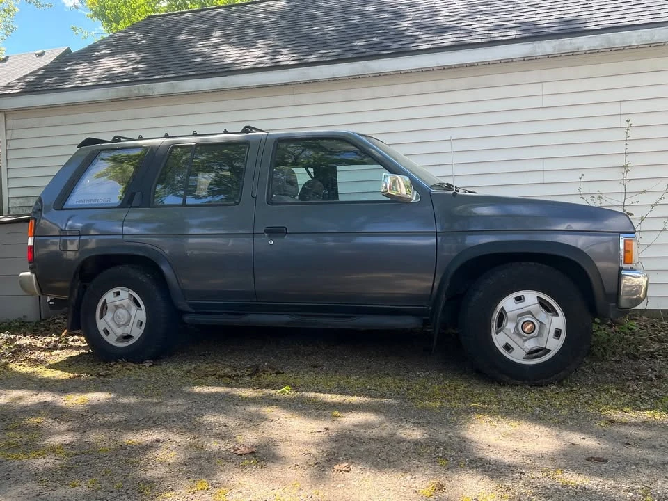 1993 Nissan Pathfinder 1st Gen - Image 2 of 16