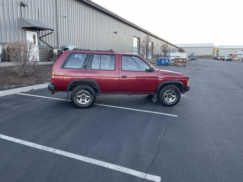 1993 Nissan Pathfinder 1st Gen - Image 23 of 31