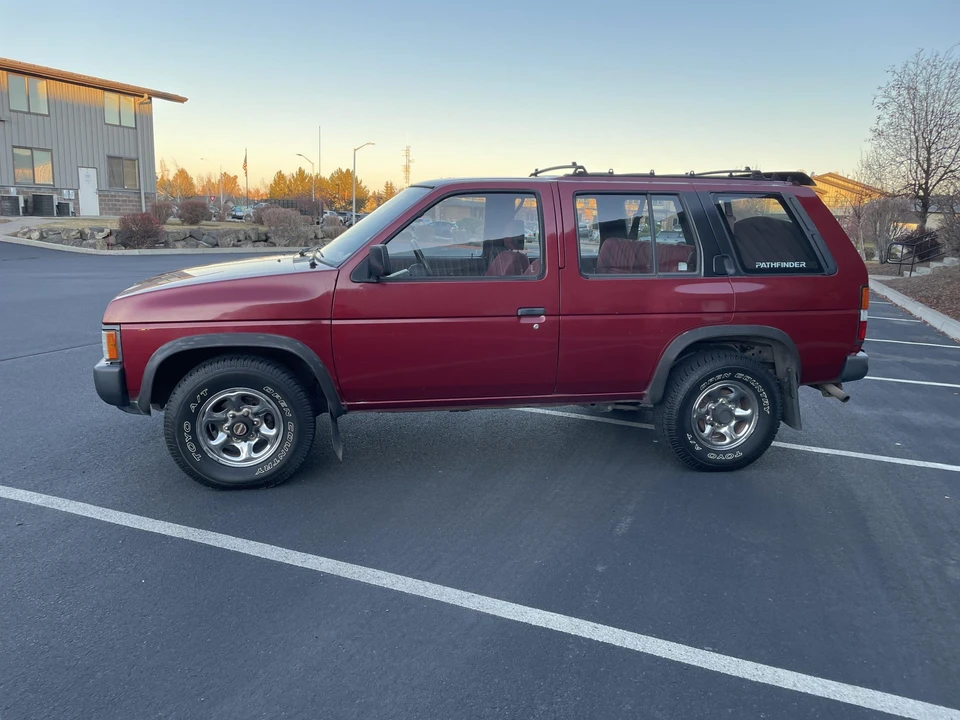 1993 Nissan Pathfinder 1st Gen - Image 9 of 31