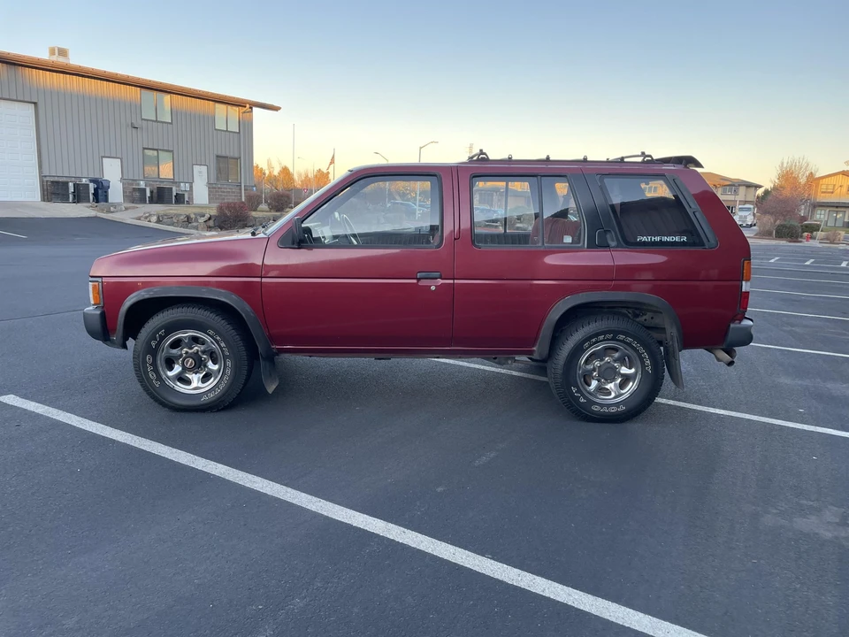 1993 Nissan Pathfinder 1st Gen - Image 11 of 31