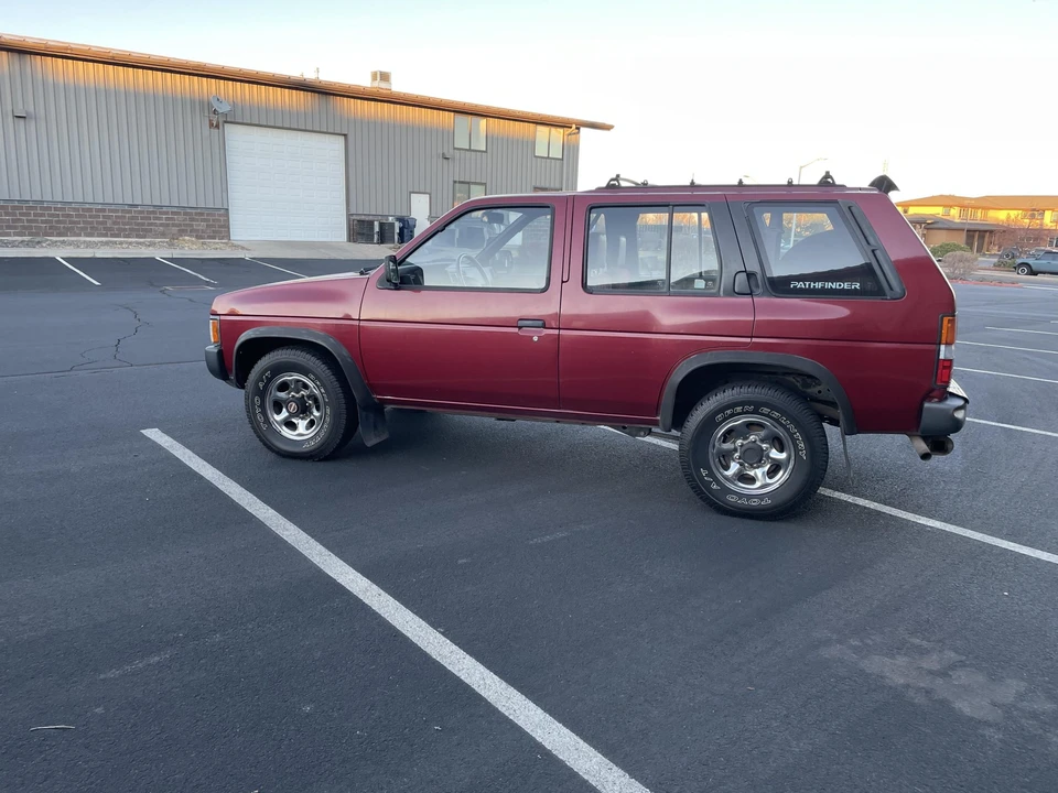 1993 Nissan Pathfinder 1st Gen - Image 12 of 31