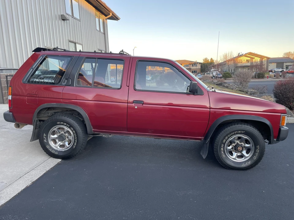1993 Nissan Pathfinder 1st Gen - Image 25 of 31